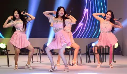 Brave Girls — Daiwa Fashion Show