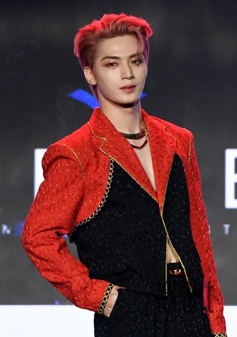 OMEGA X Hangyeom — Omega X Showcase