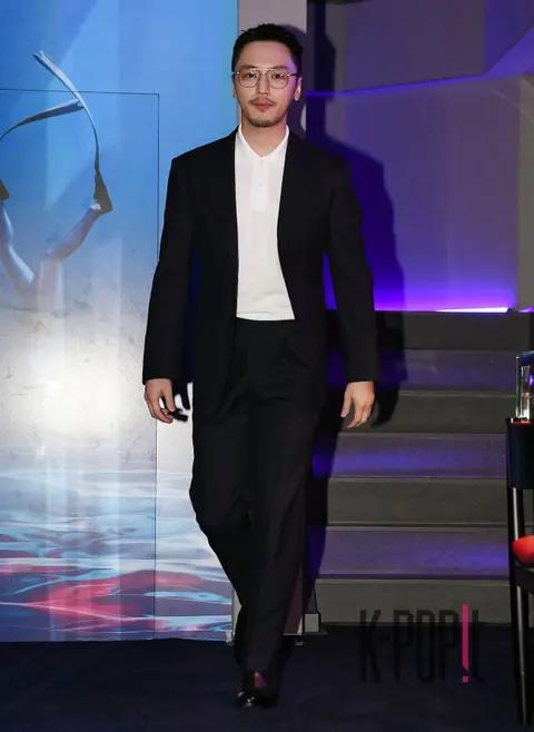 Byun Yo-han — Launch
