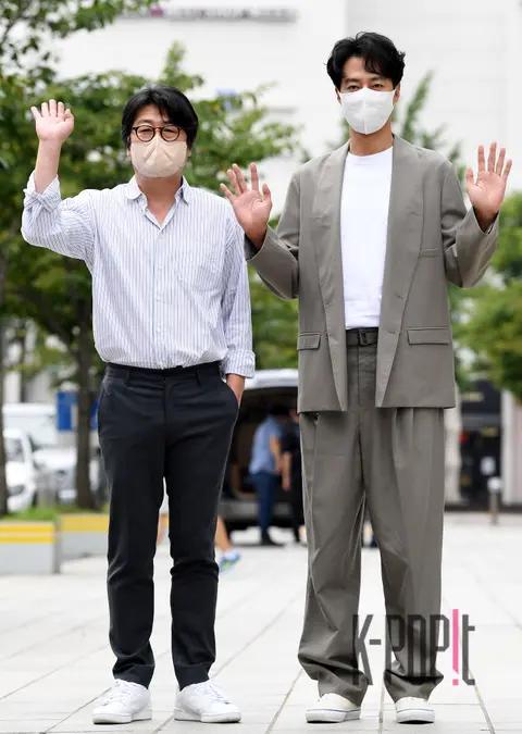 Kim Yun-seok, Jo In-sung — Arrival