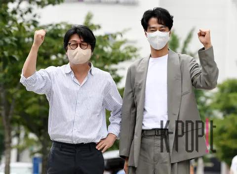 Kim Yun-seok, Jo In-sung — Arrival