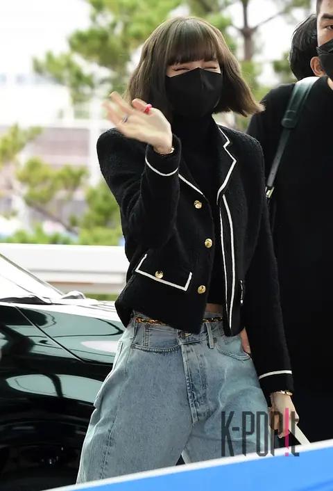 LISA (BLACKPINK) — Airport Departure
