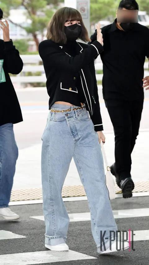 LISA (BLACKPINK) — Airport Departure