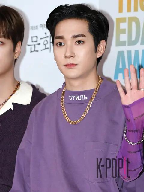 Aaron (NU'EST) — EDaily Culture Awards