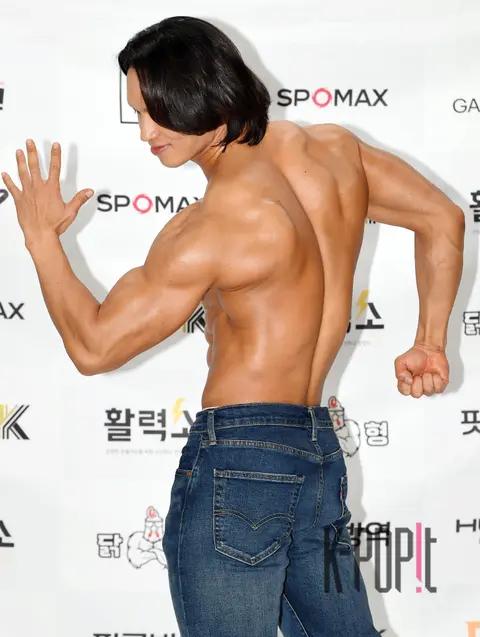 Jung Hotaek — Max Q Photoshoot