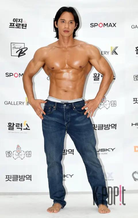 Jung Hotaek — Max Q Photoshoot
