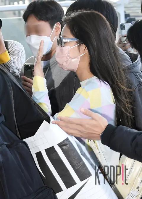 JENNIE (BLACKPINK) — Airport