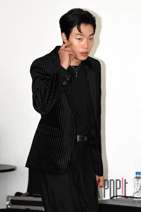 Ryu Jun-yeol — Launch