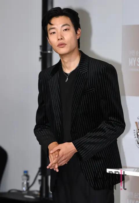 Ryu Jun-yeol — Launch