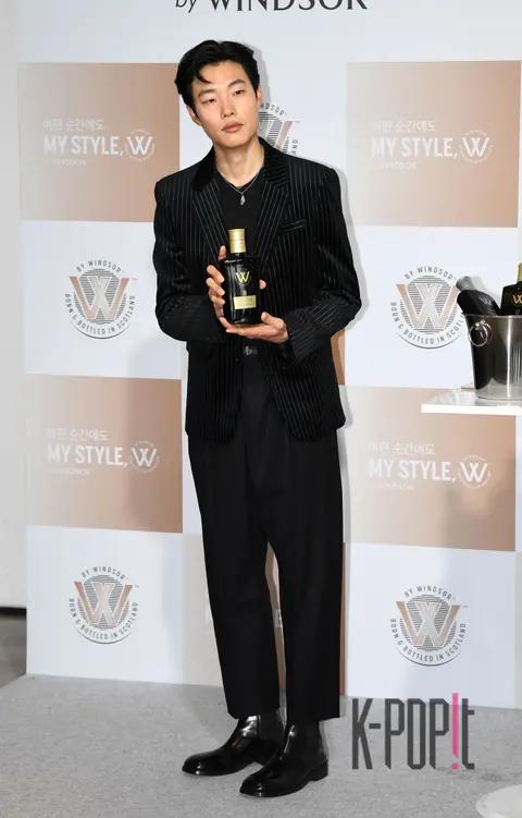 Ryu Jun-yeol — Launch