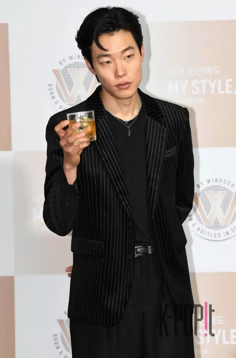 Ryu Jun-yeol — Launch