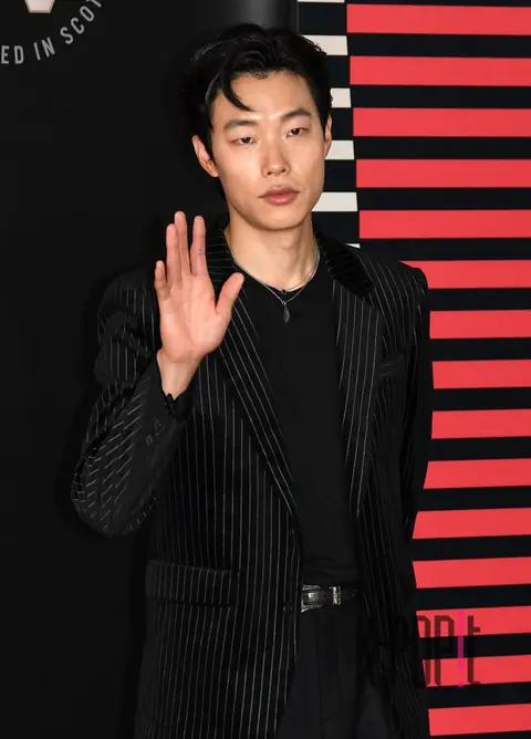 Ryu Jun-yeol — Launch