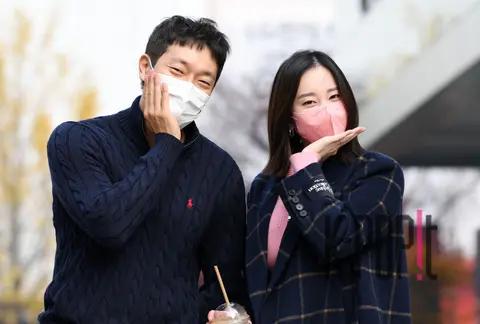 Son Seok-gu, Jeon Jong-seo — Arrival