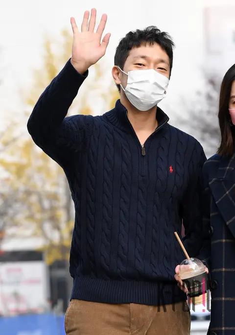 Son Seok-gu — Arrival