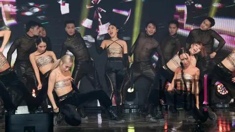 Hwasa — Showcase