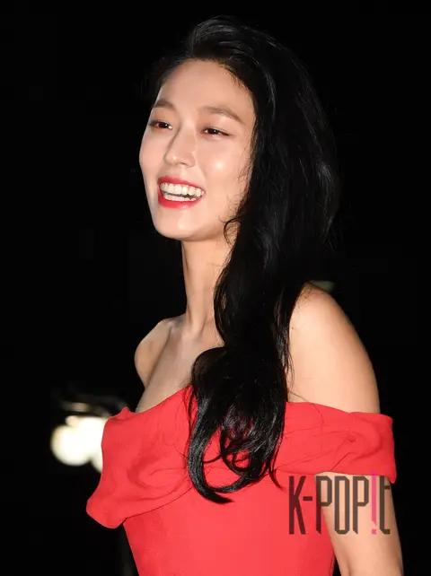 Seolhyun (AOA) — Blue Dragon Film Awards