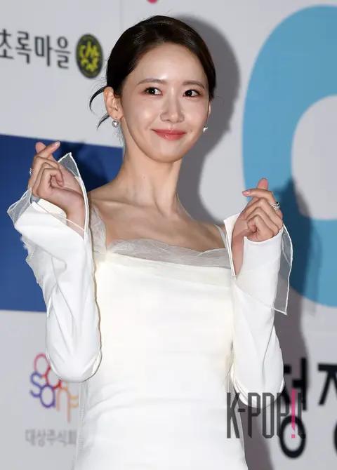 YoonA (Girls' Generation) — Blue Dragon Film Awards