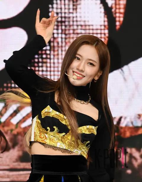 Yujin (IVE) — Showcase