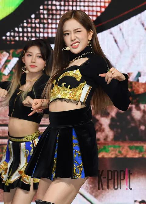 Yujin (IVE) — Showcase