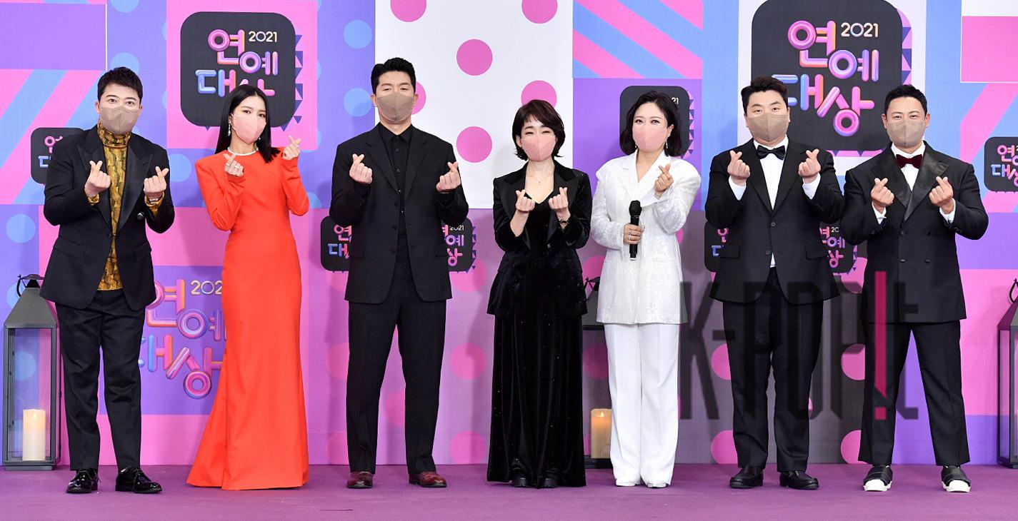 Jeon Hyun-moo, Solar, Kim Byung-hyun, Kim Moon-jung, Kim Sook, Jung Ho-young, Yang Chi-seung — KBS Entertainment Awards — 2021-12-25