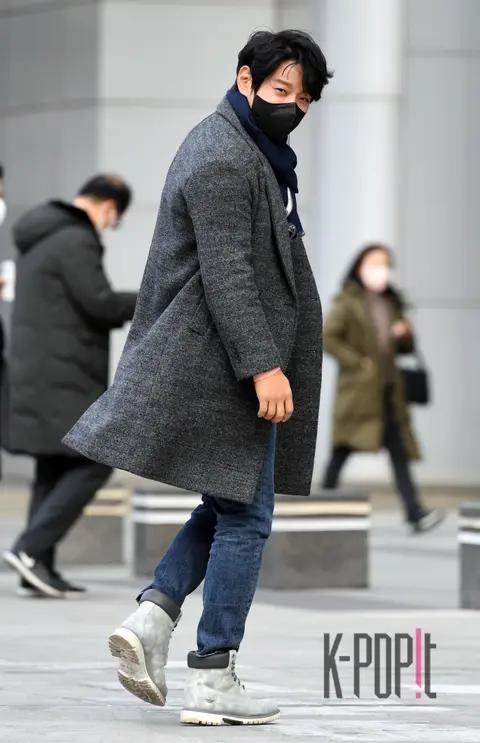 Hwang Chi-yeul — Arrival