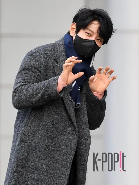 Hwang Chi-yeul — Arrival
