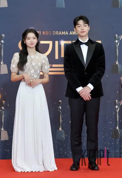 Hwang Bo-reum-byul, Kim Kang-min — KBS Drama Awards — 2021-12-31