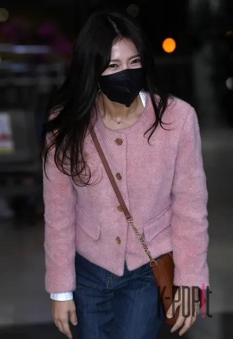 Yang Ji-eun — Airport
