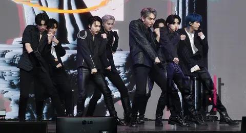 PENTAGON — Showcase