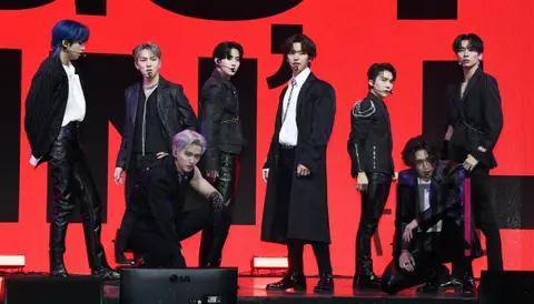 PENTAGON — Showcase