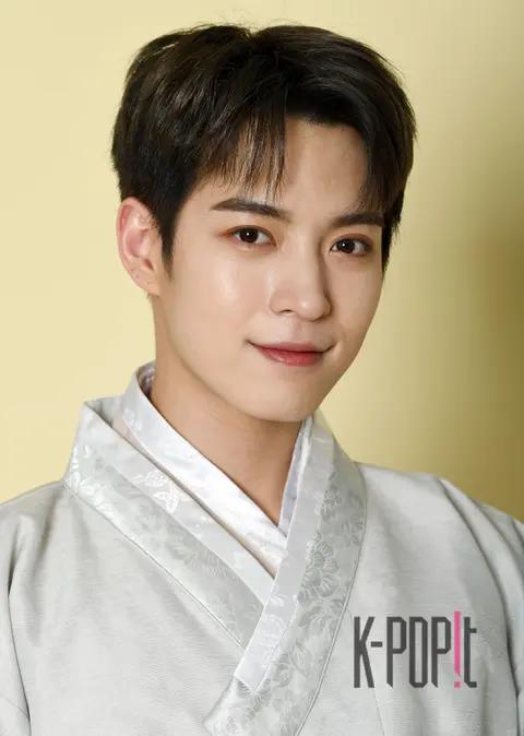 Hwiichan (OMEGA X) — Hanbok Interview