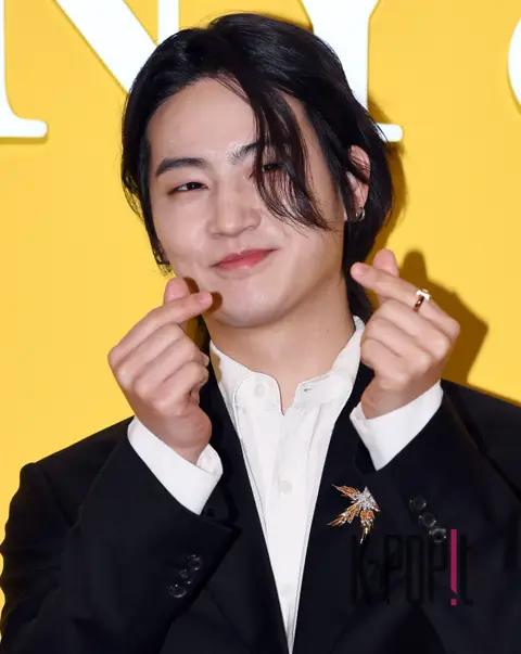 JB (GOT7) — Launch