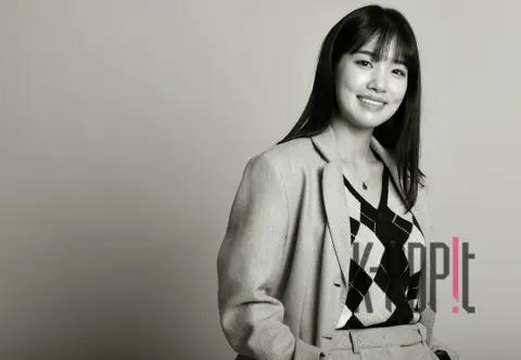 Jo Yoon-seo — Mathematician in a Strange Land Interview