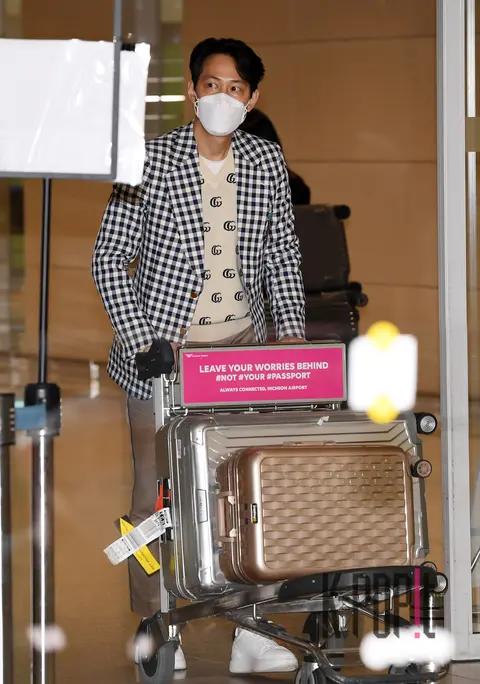 Lee Jung-jae — Airport