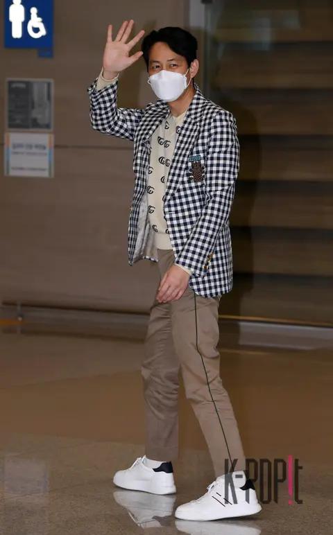 Lee Jung-jae — Airport