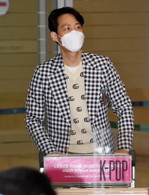 Lee Jung-jae — Airport