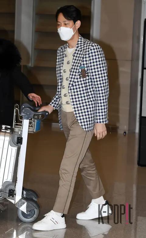 Lee Jung-jae — Airport
