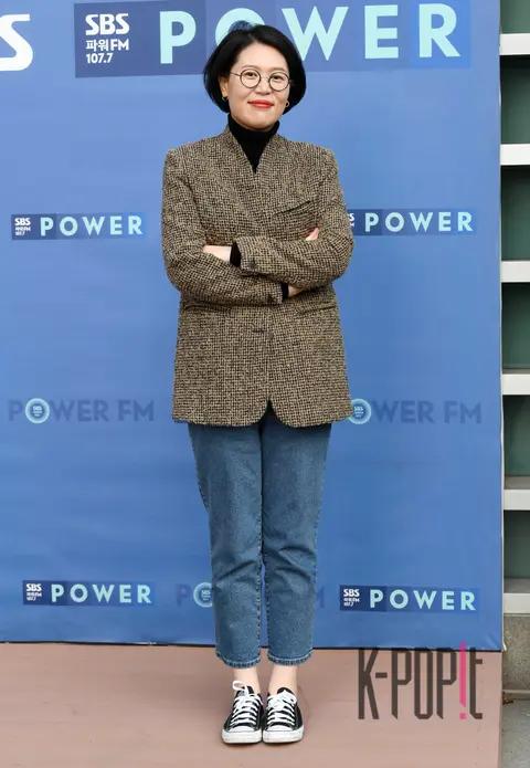 Hong Su-jeong — Interview