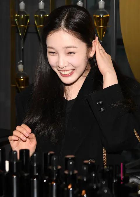 April Chaeryeong — Launch