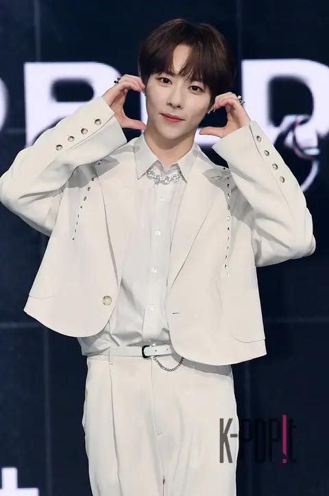 Jewon (Nine.I) — Showcase