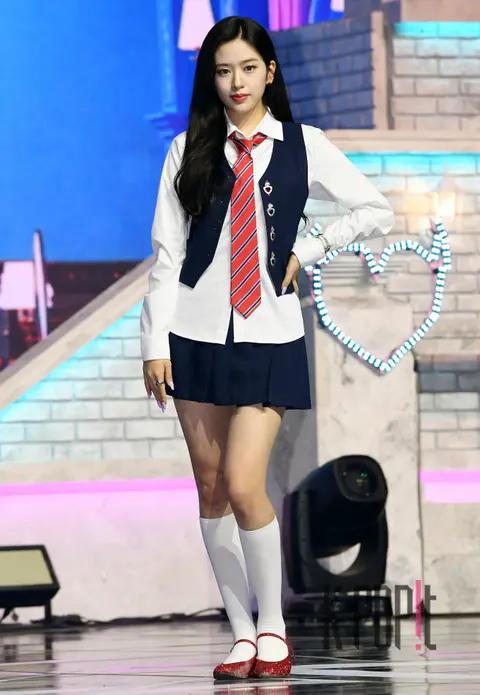 Yujin (IVE) — Showcase