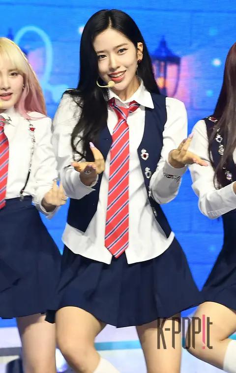 Yujin (IVE) — Showcase