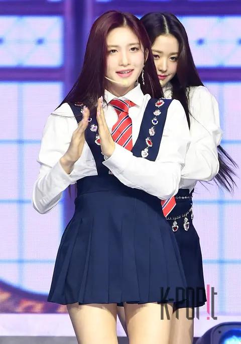 Leeseo (IVE) — Showcase
