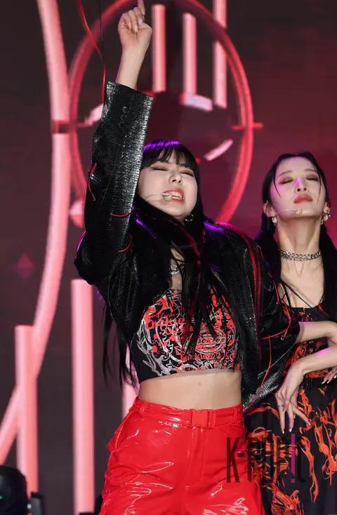 Yire (PURPLE KISS) — Showcase