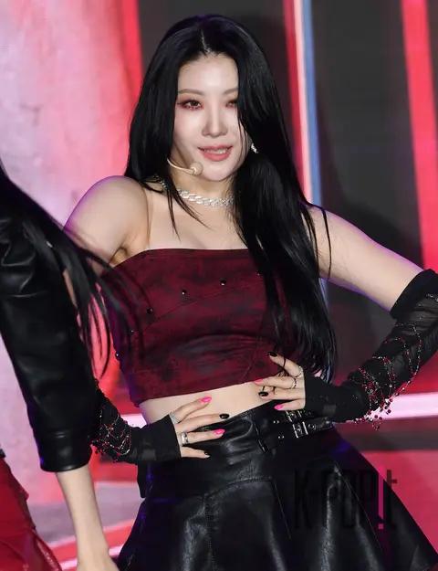 Chae-in (PURPLE KISS) — Showcase