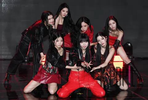 PURPLE KISS — Showcase
