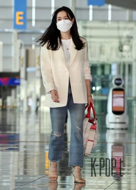 Son Ye-jin — Airport
