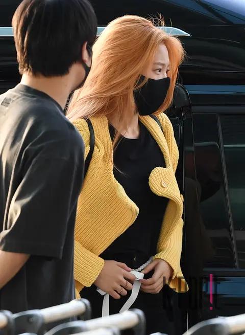 JENNIE — Airport