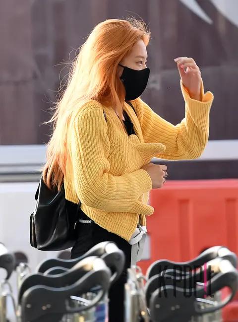 JENNIE — Airport
