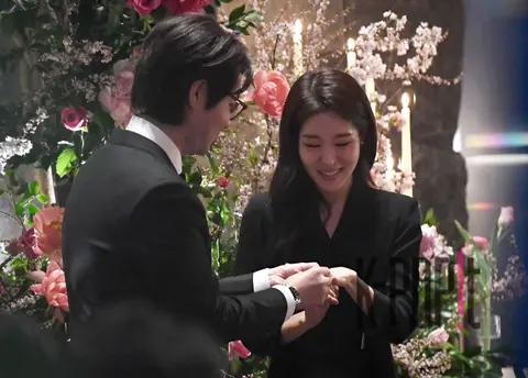 Kim Tae-hyun, Mi-ja — Wedding